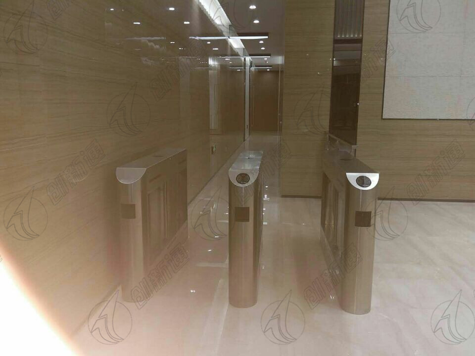 �R�ʺ�ɭ������B-�A��б��[�l����